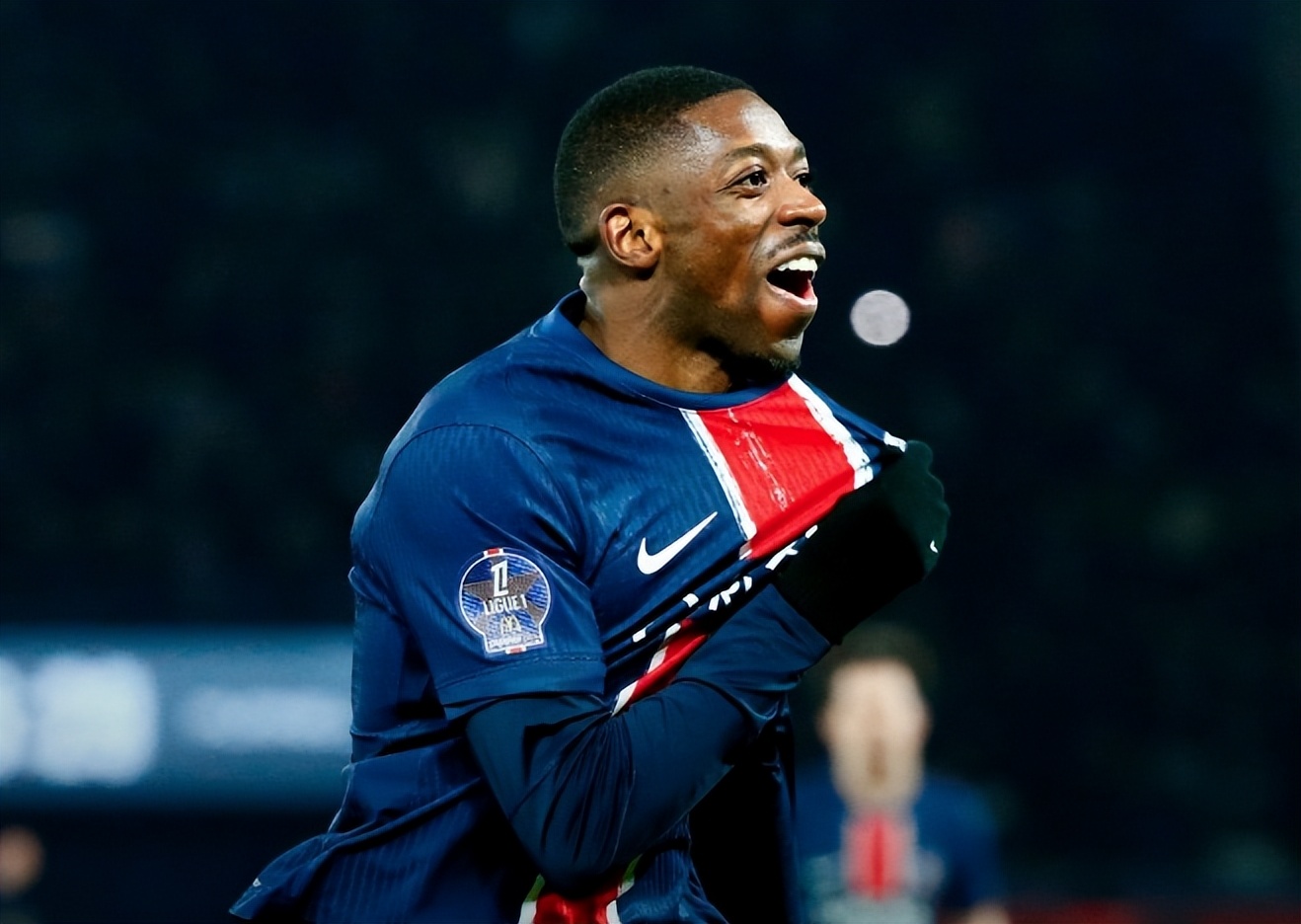 包含那不勒斯士气爆棚，年终总决赛八强战遇上巴黎圣日耳曼，目标明确直指晋级的词条